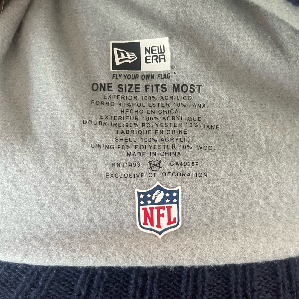 NWT Chicago Bears Pom Beanie - Picture 4 of 4